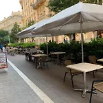 Rainforest Apartment By The Danube